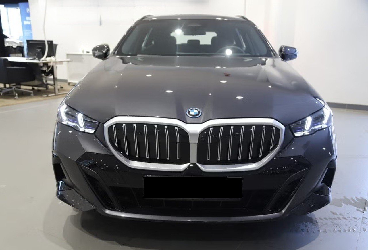 BMW 530e Touring M Sport Steptronic, Plug-in-Hybrid Petrol/Electric, New car, Automatic - 3