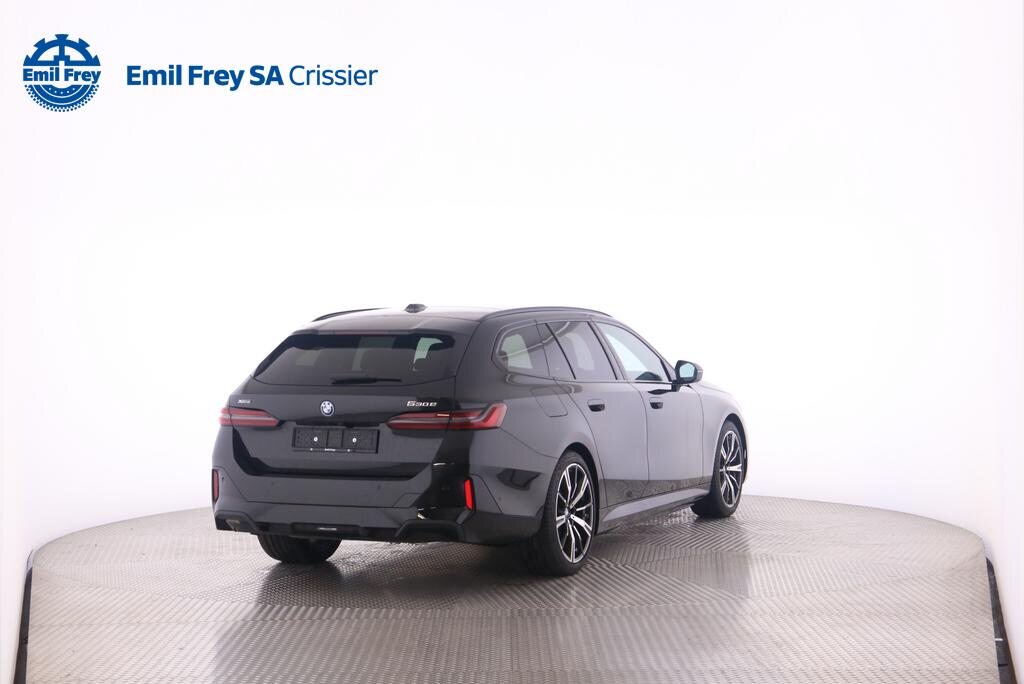 BMW 530e xDrive Touring, Plug-in-Hybrid Benzin/Elektro, Neuwagen, Automatik - 2