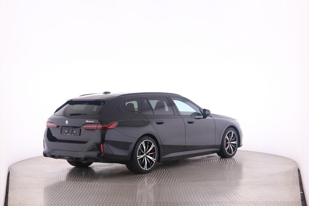 BMW 530e xDrive Touring, Plug-in-Hybrid Benzin/Elektro, Neuwagen, Automatik - 6