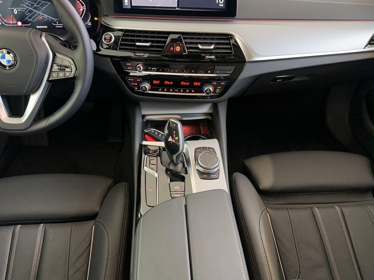 BMW 530d Touring, Mild-Hybrid Diesel/Elektro, Occasion / Gebraucht, Automatik - 2