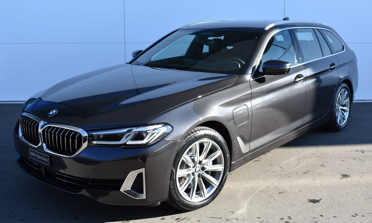 BMW 530e Touring Luxury Line Steptronic