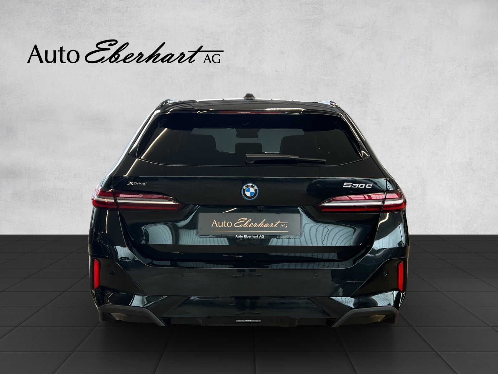 BMW 530e Touring M Sport Steptronic, Plug-in-Hybrid Petrol/Electric, Second hand / Used, Automatic - 5