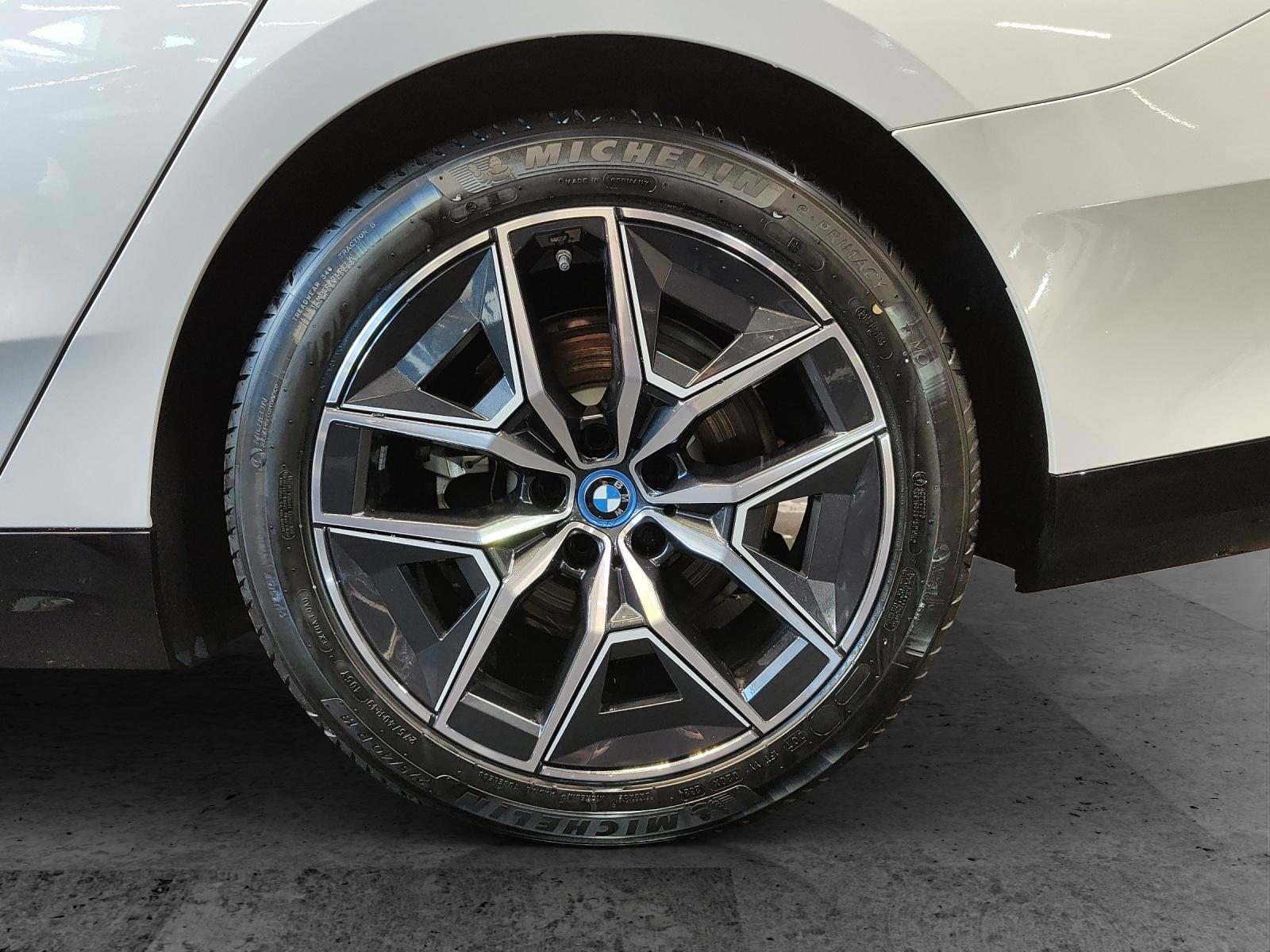 BMW 530e xDrive Touring/Attraktiven Leasingzinssatz ab 0,9 % bei, Hybride Rechargeable Essence/Électricité, Occasion / Utilisé, Automatique - 7