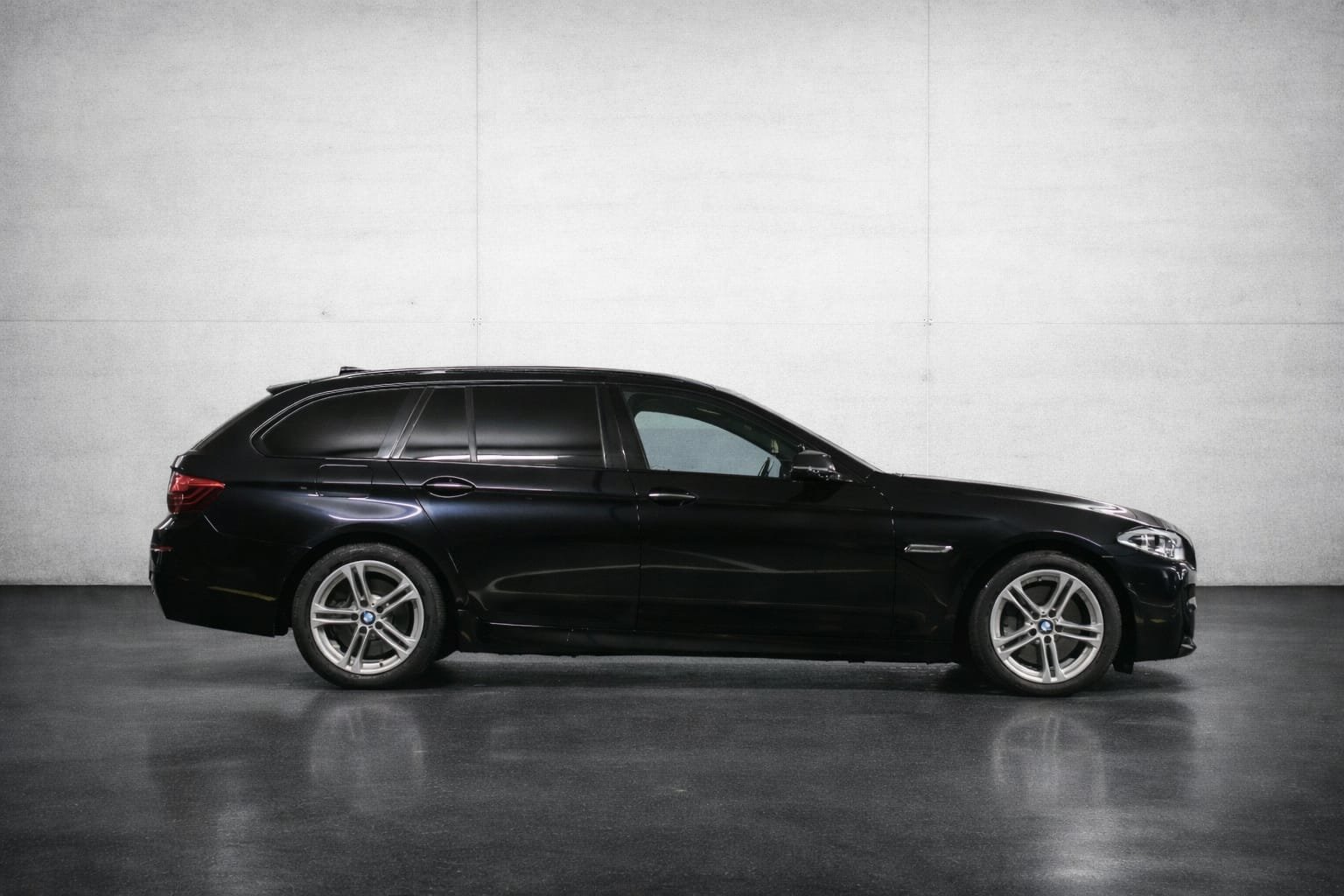BMW 530d Touring Steptronic, Diesel, Occasion / Utilisé, Automatique - 4