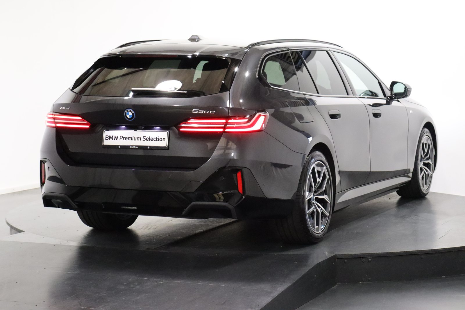 BMW 530e xDrive Touring, Hybride Rechargeable Essence/Électricité, Occasion / Utilisé, Automatique - 2