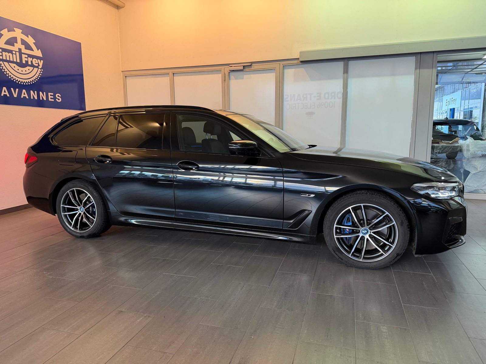 BMW 530e xDrive Touring M-Sport, Plug-in-Hybrid Benzina/Elettrica, Occasioni / Usate, Automatico - 3