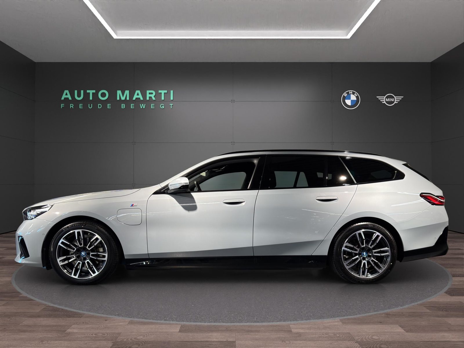 BMW 530e xDrive Touring M Sport, Plug-in-Hybrid Benzina/Elettrica, Occasioni / Usate, Automatico - 3