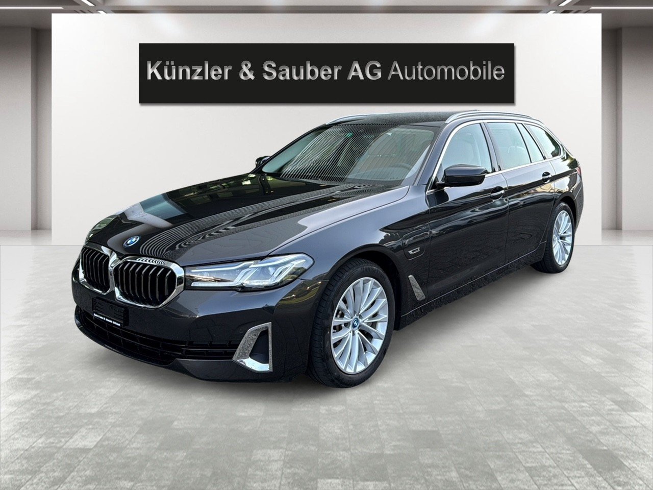 BMW 530e Touring Luxury Line Steptronic