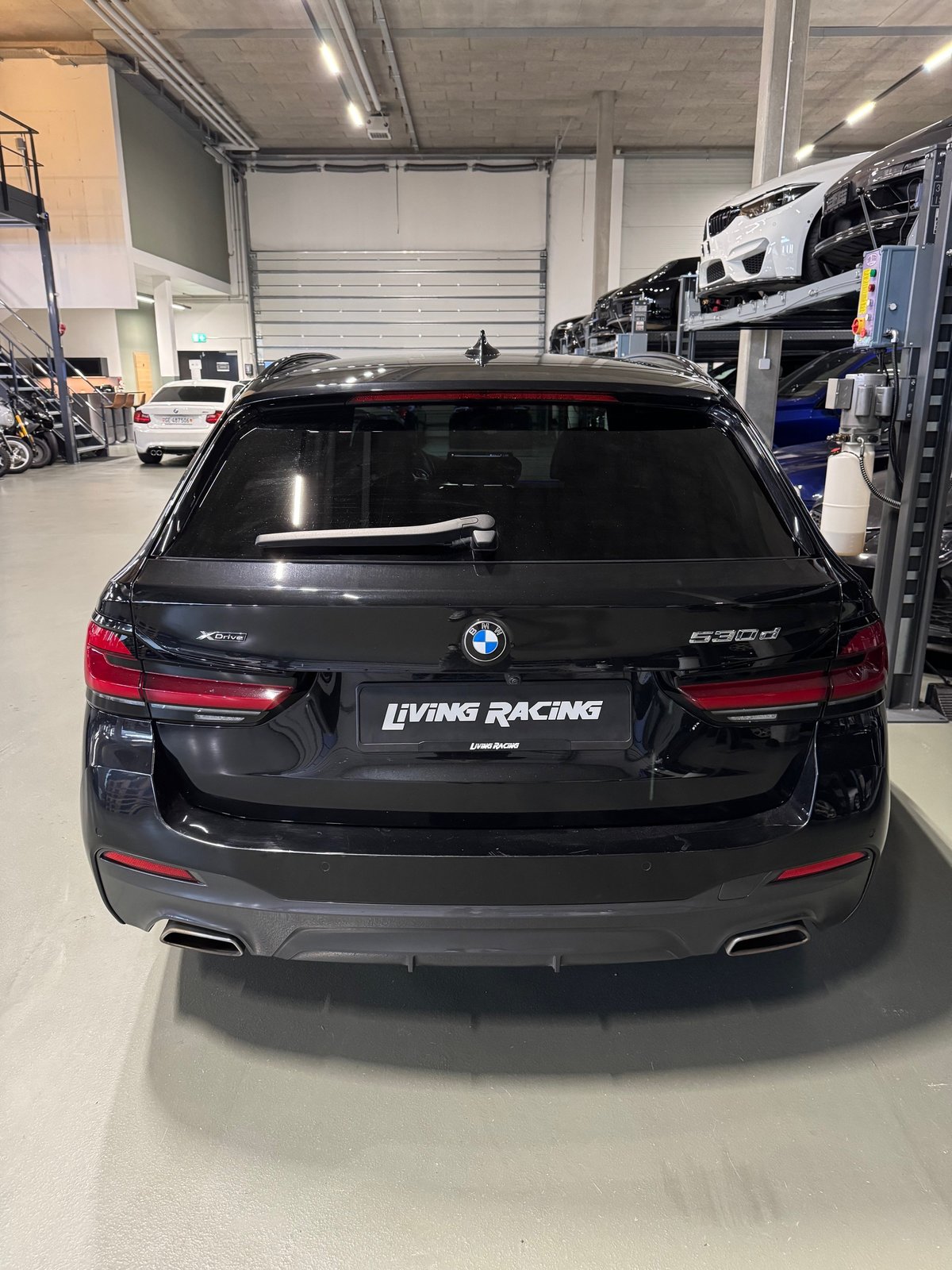 BMW 530d 48V Touring Pure M Sport Steptronic *LCI*, Hybride Léger Diesel/Électricité, Occasion / Utilisé, Automatique - 4