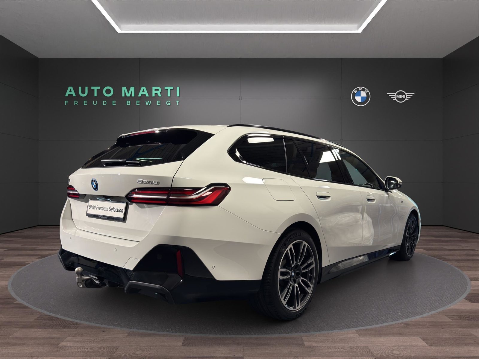 BMW 530e xDrive Touring M Sport, Plug-in-Hybrid Benzin/Elektro, Occasion / Gebraucht, Automatik - 5