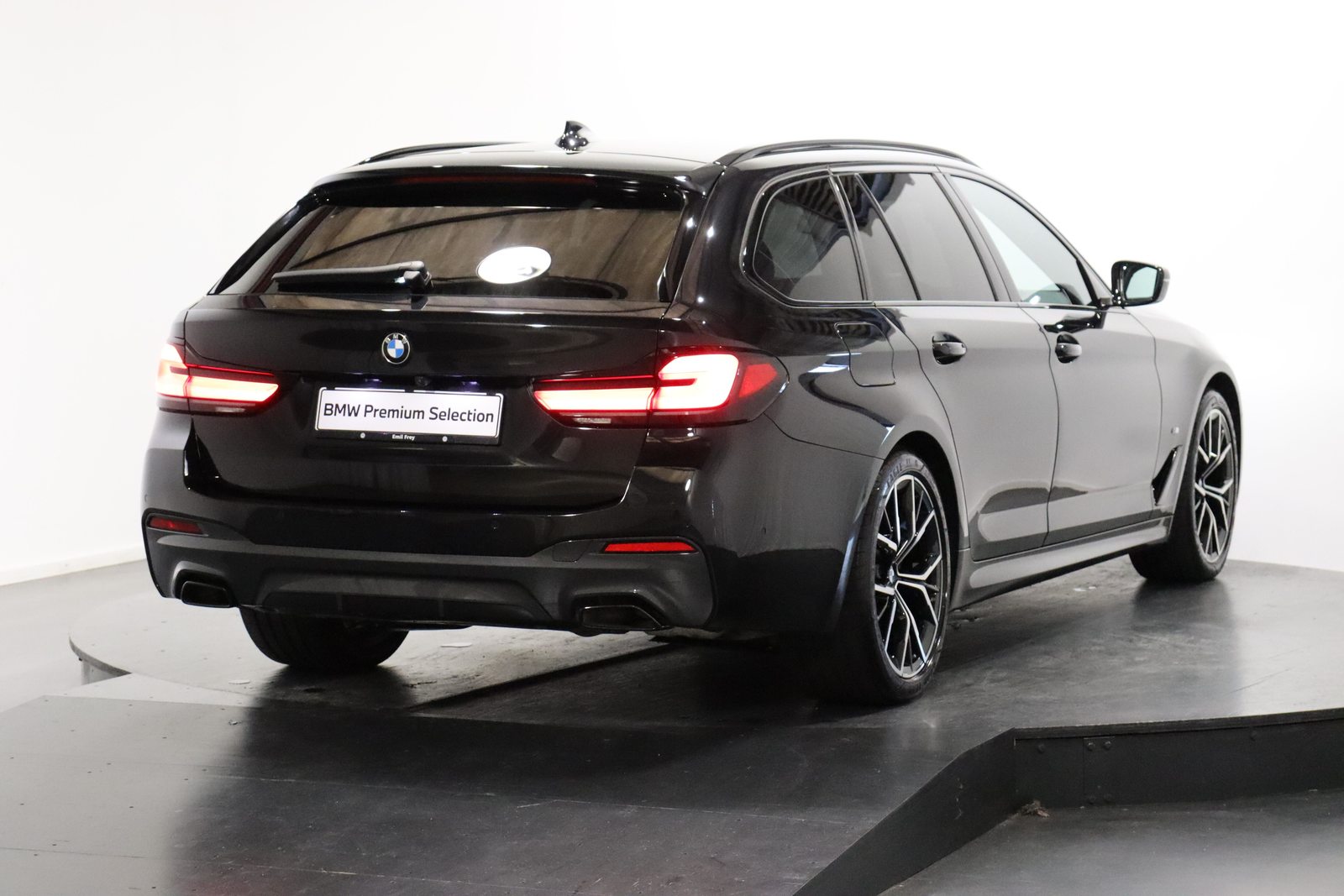 BMW 530i xDrive Touring, Hybride Léger Essence/Électricité, Occasion / Utilisé, Automatique - 4
