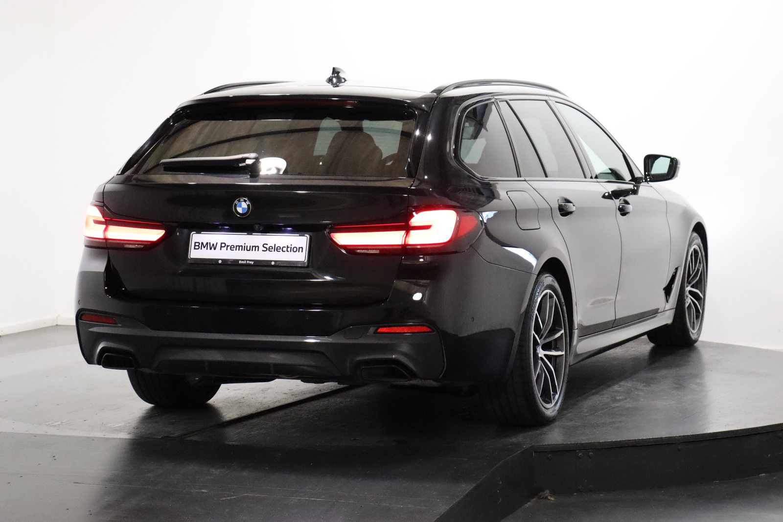 BMW 530e xDrive SAG Touring, Plug-in-Hybrid Benzin/Elektro, Occasion / Gebraucht, Automatik - 3