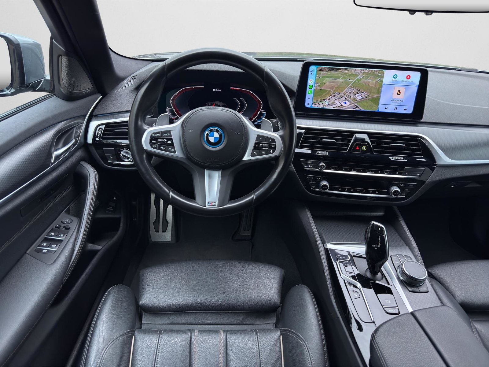BMW 530e paddles, Plug-in-Hybrid Petrol/Electric, Second hand / Used, Automatic - 4