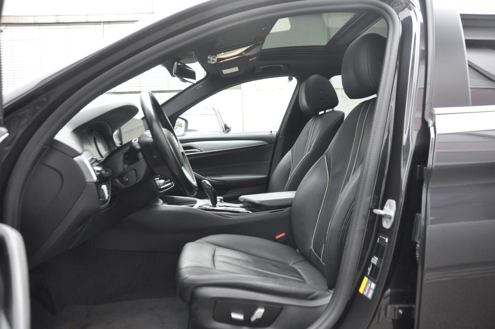 BMW 530e Touring Steptronic I Anhängerkupplung, Plug-in-Hybrid Petrol/Electric, Second hand / Used, Automatic - 4