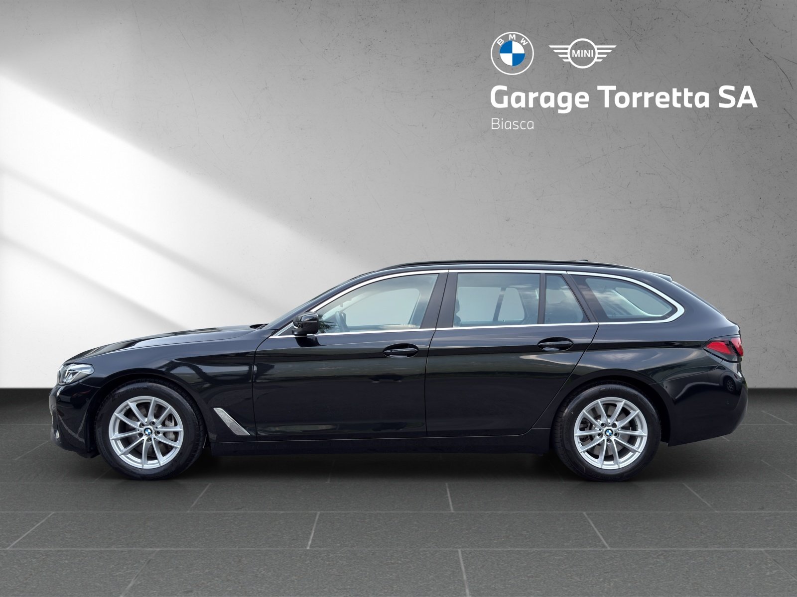 BMW 530d 48V Touring M Sport Steptronic, Mild-Hybrid Diesel/Electric, Second hand / Used, Automatic - 2