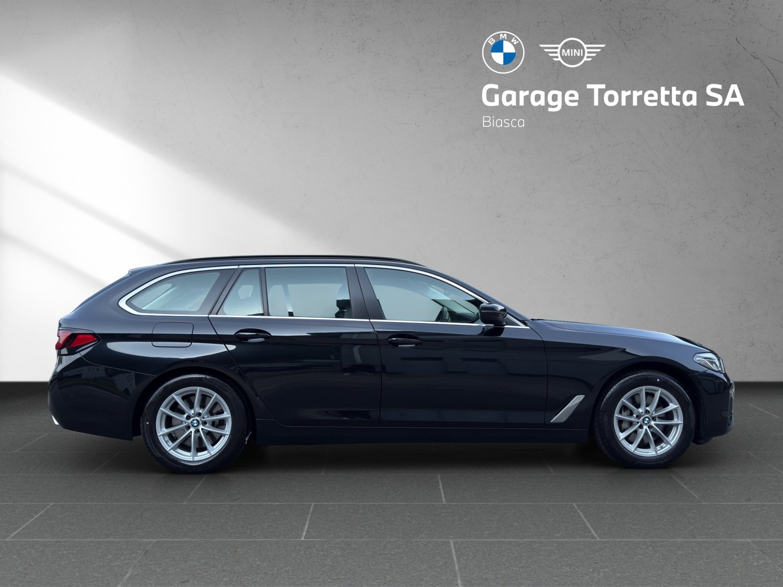BMW 530d 48V Touring M Sport Steptronic, Mild-Hybrid Diesel/Electric, Second hand / Used, Automatic - 6