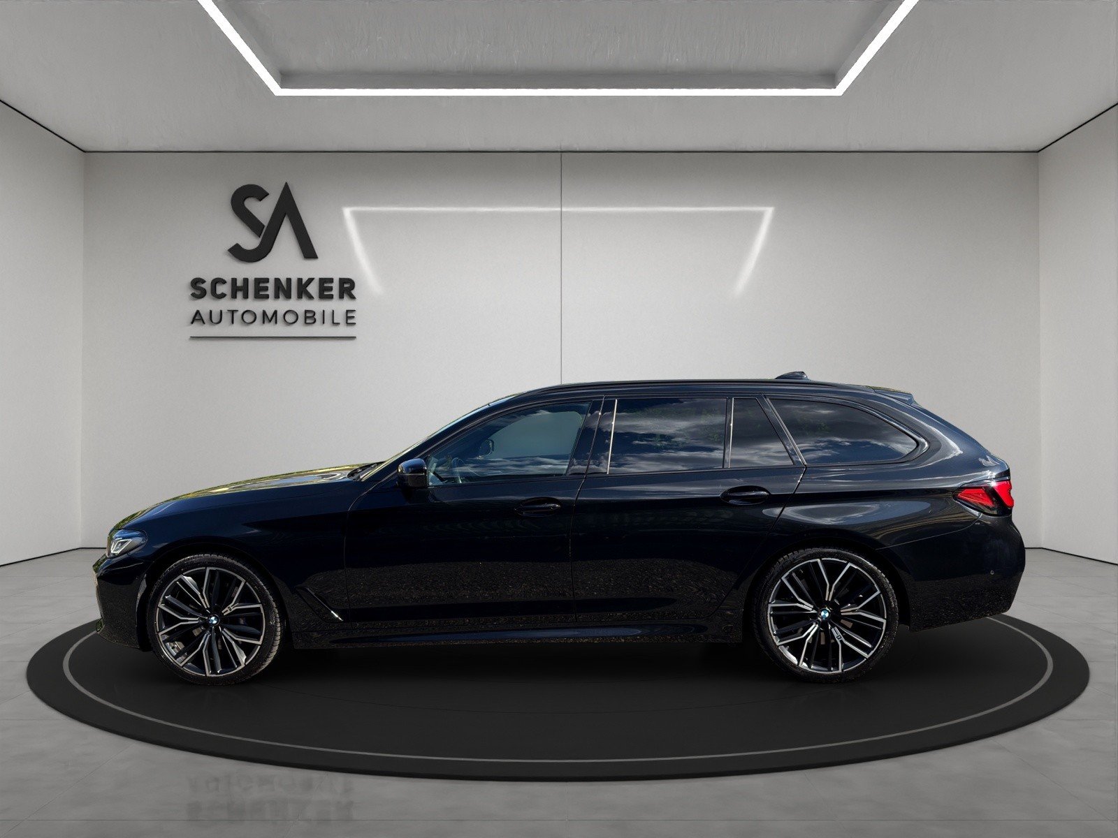 BMW 530i 48V Touring Pure M Sport Steptronic, Mild-Hybrid Petrol/Electric, Second hand / Used, Automatic - 2