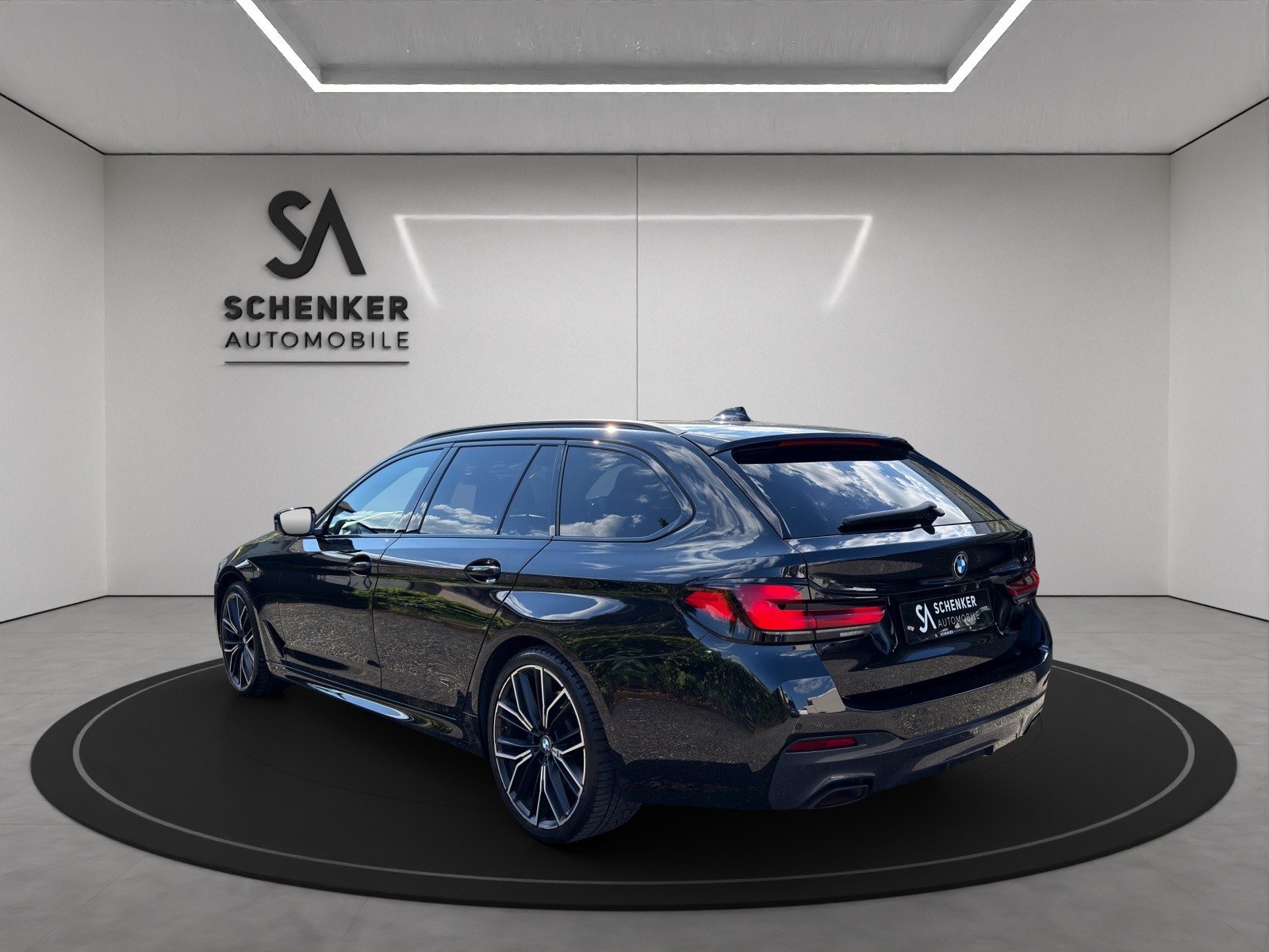 BMW 530i 48V Touring Pure M Sport Steptronic, Mild-Hybrid Petrol/Electric, Second hand / Used, Automatic - 3