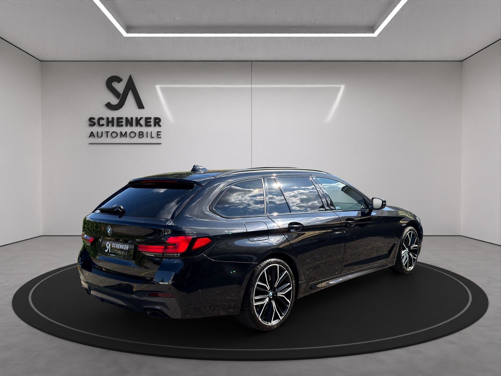 BMW 530i 48V Touring Pure M Sport Steptronic, Mild-Hybrid Petrol/Electric, Second hand / Used, Automatic - 5