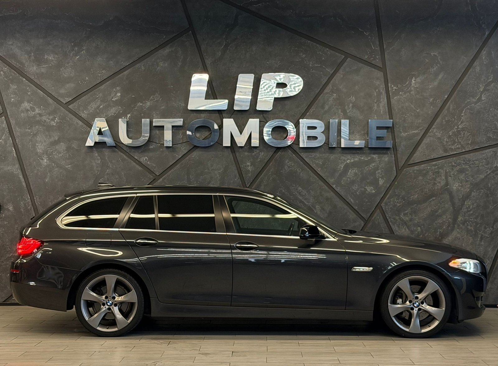 BMW 530d Touring Steptronic, Diesel, Occasion / Gebraucht, Automatik - 4