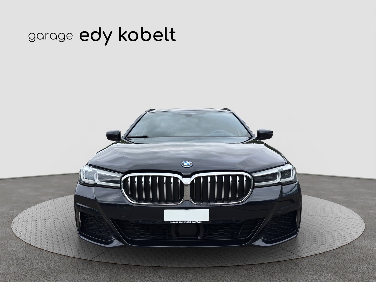 BMW 530e Touring Pure M Sport Steptronic, Plug-in-Hybrid Petrol/Electric, Second hand / Used, Automatic - 3