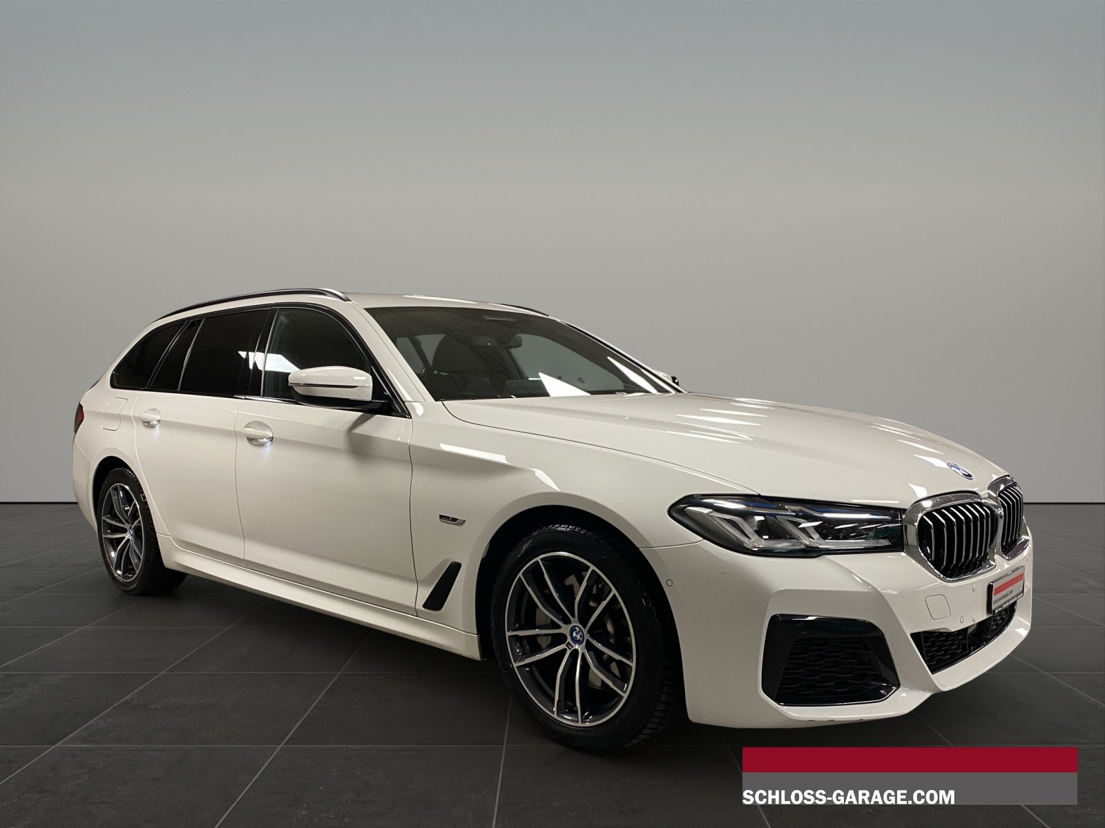 BMW 530 e Touring M, Plug-in-Hybrid Benzin/Elektro, Occasion / Gebraucht, Automatik - 7