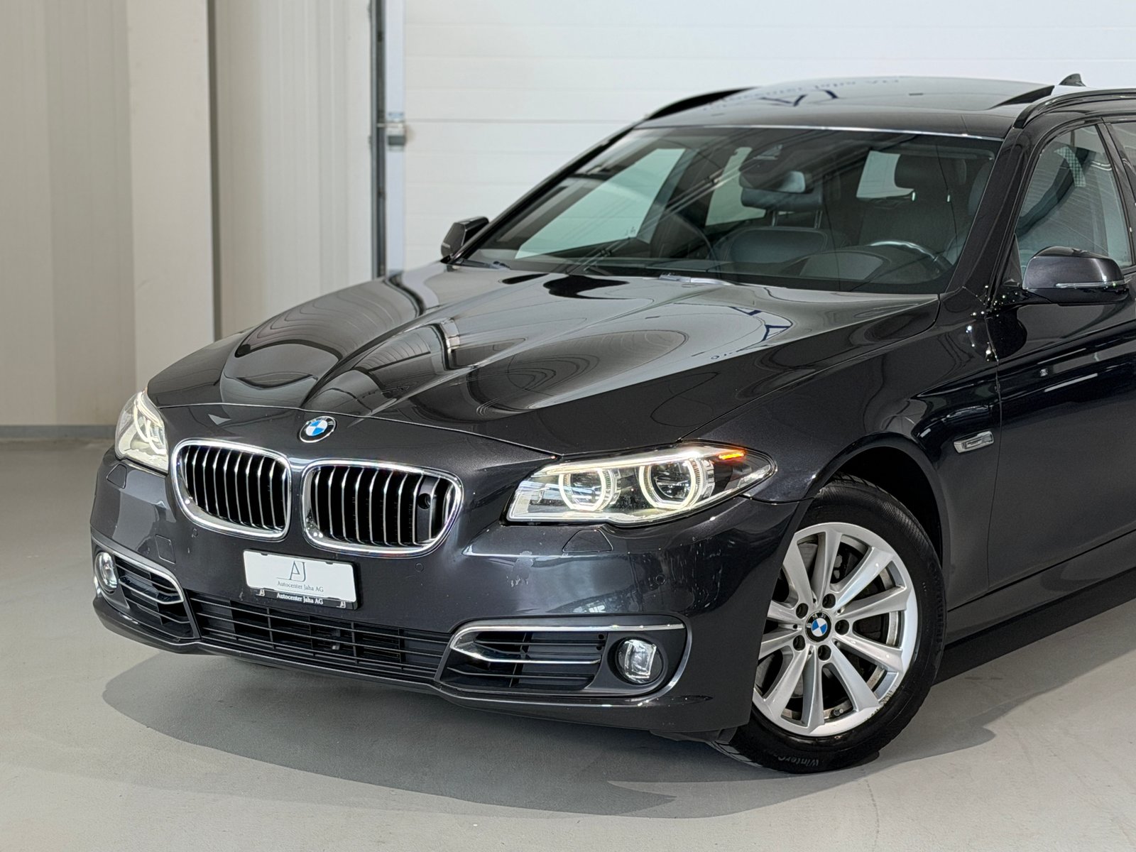 BMW 530d Touring Luxury Line Steptronic (CH) Facelift, Diesel, Second hand / Used, Automatic - 3
