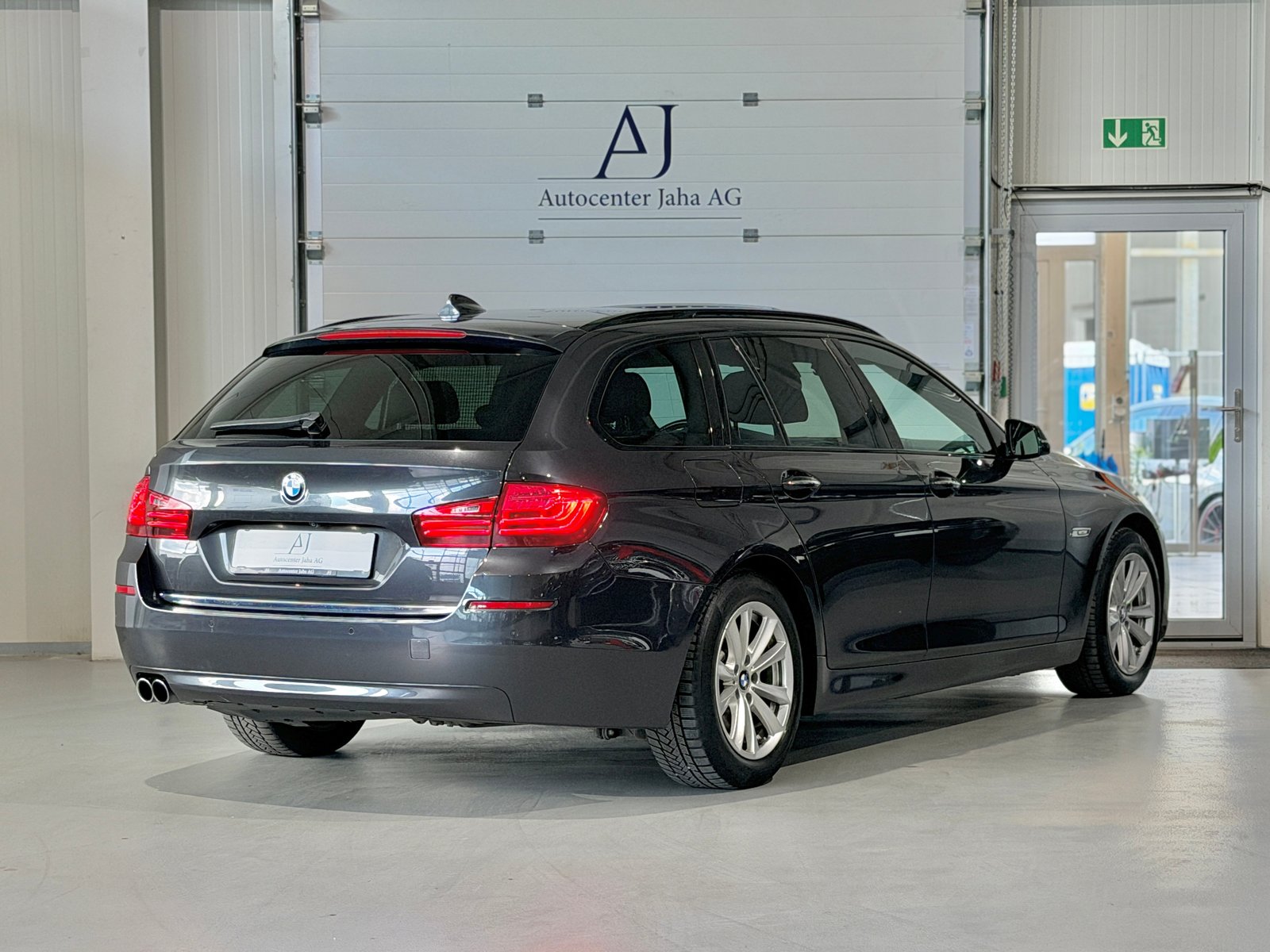 BMW 530d Touring Luxury Line Steptronic (CH) Facelift, Diesel, Second hand / Used, Automatic - 6