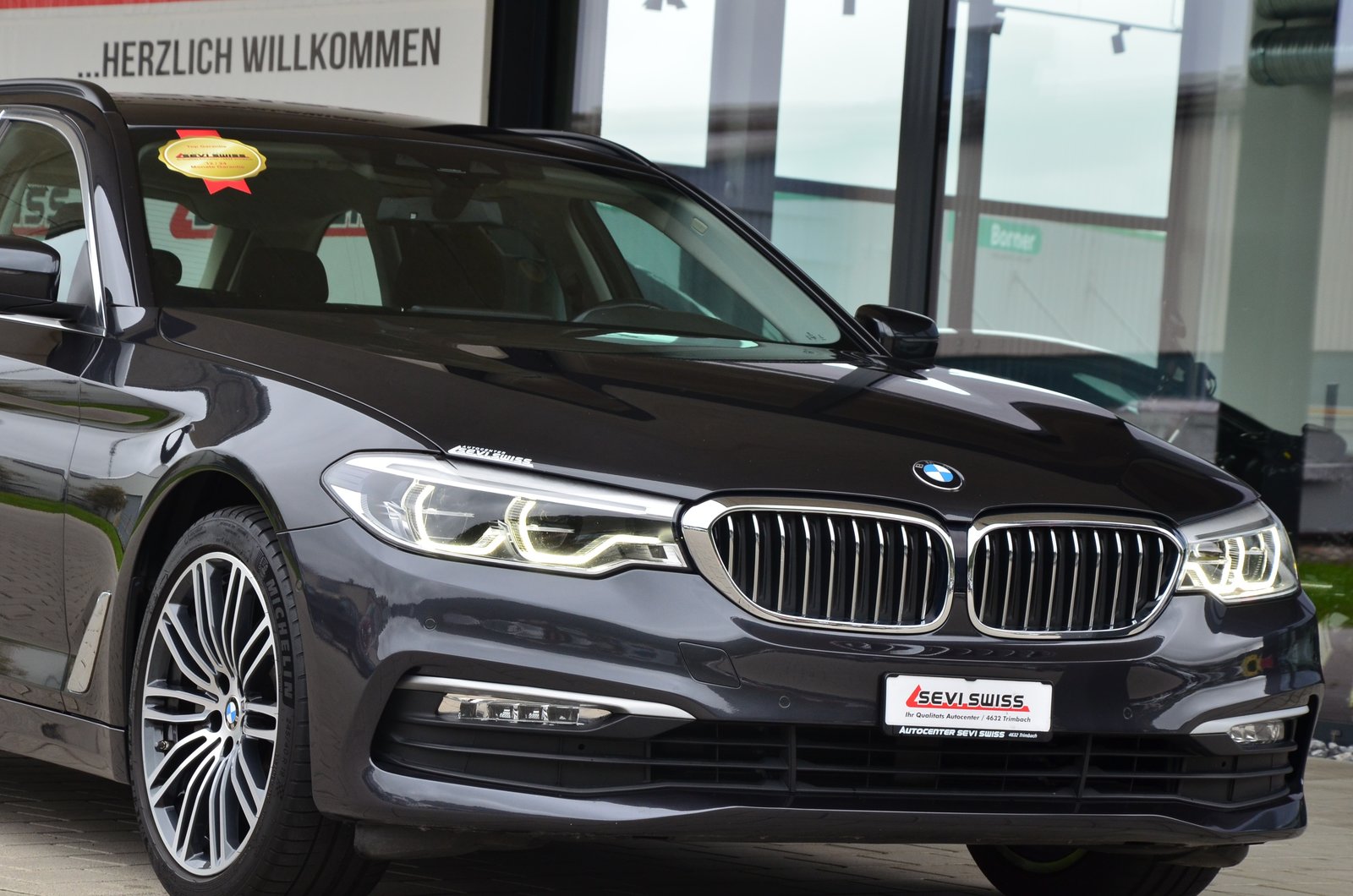 BMW 530i Touring Steptronic*Frisch ab MFK,1 Jahr oder 20'000, Benzin, Occasion / Gebraucht, Automatik - 2