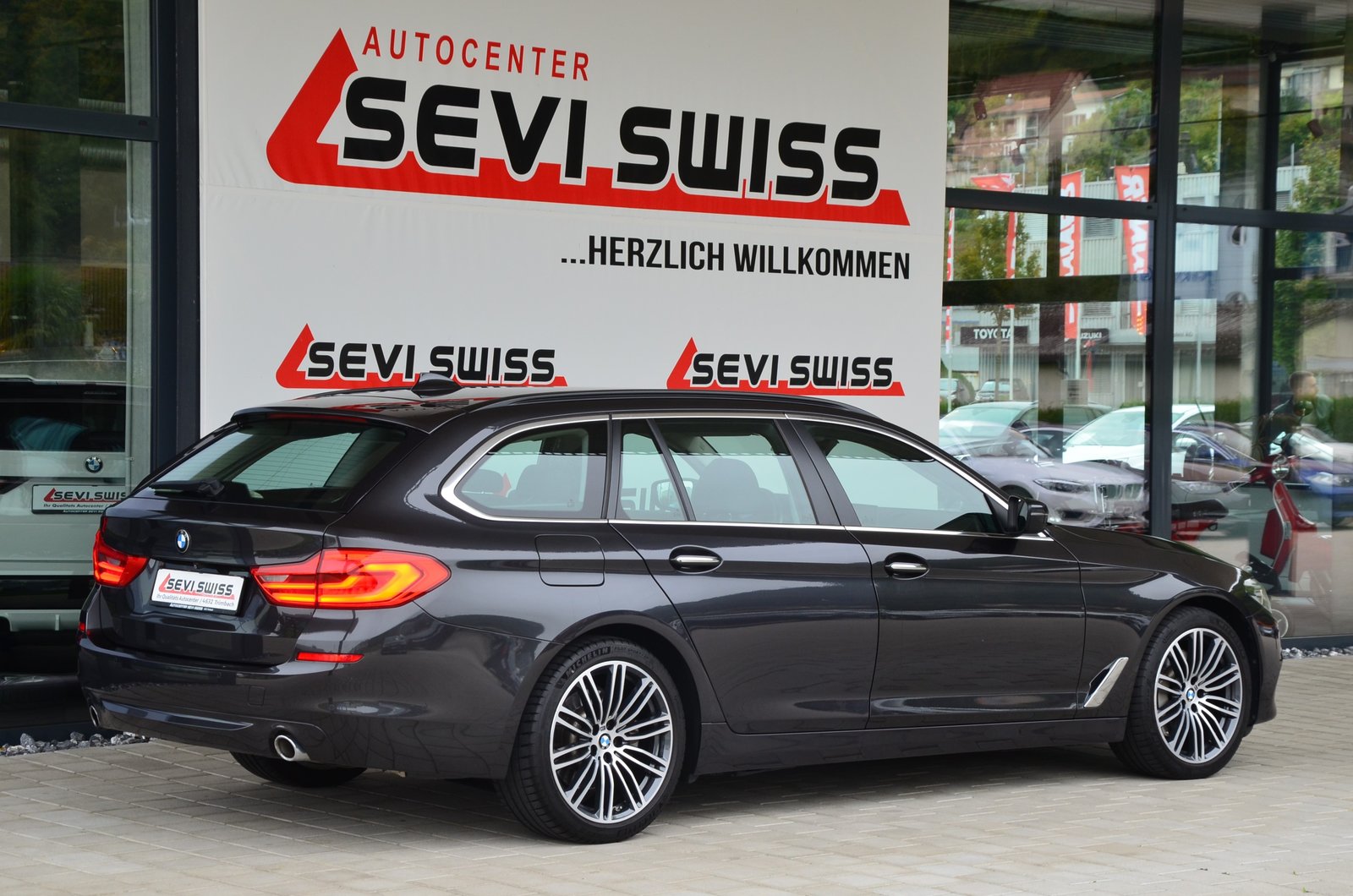 BMW 530i Touring Steptronic*Frisch ab MFK,1 Jahr oder 20'000, Benzin, Occasion / Gebraucht, Automatik - 5