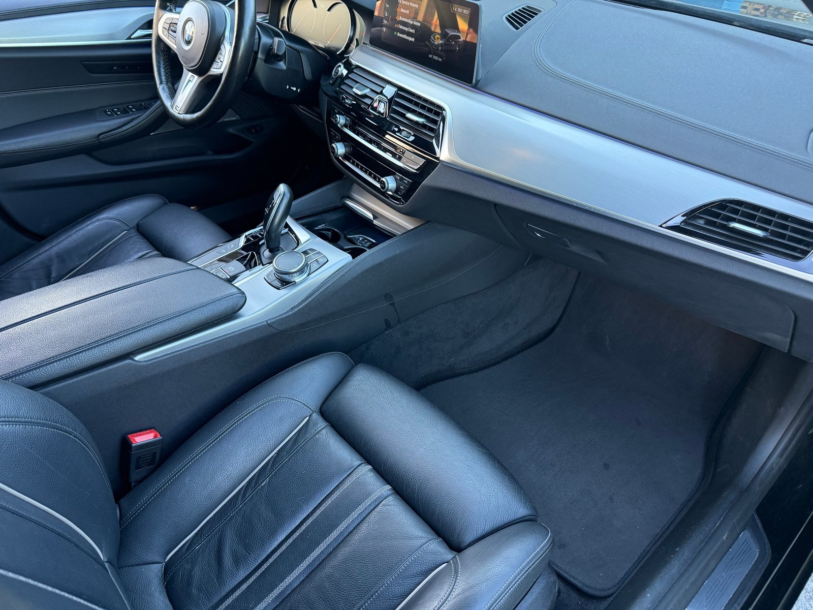 BMW 530i SAG Touring M-Sport, Benzin, Occasion / Gebraucht, Automatik - 7