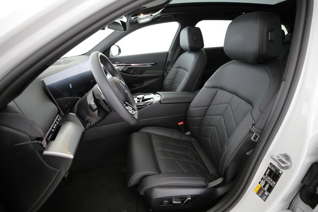 BMW 530e xDrive Touring, Hybride Rechargeable Essence/Électricité, Occasion / Utilisé, Automatique - 4