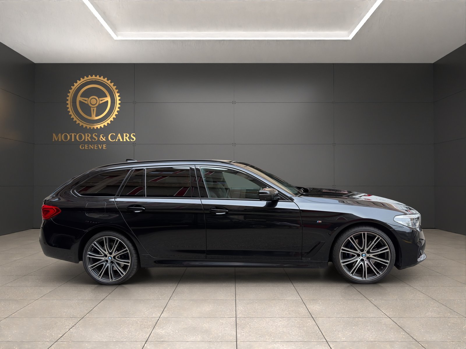 BMW 530i Touring M Sport Steptronic, Petrol, Second hand / Used, Automatic - 5