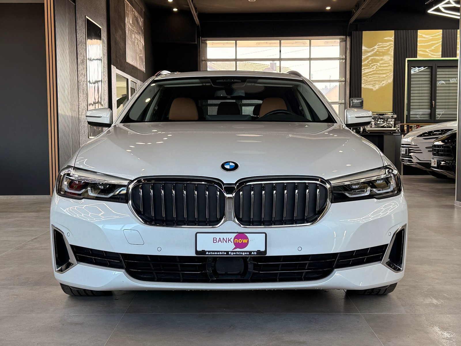 BMW 530d Luxury Line Touring, Mild-Hybrid Diesel/Electric, Second hand / Used, Automatic - 3