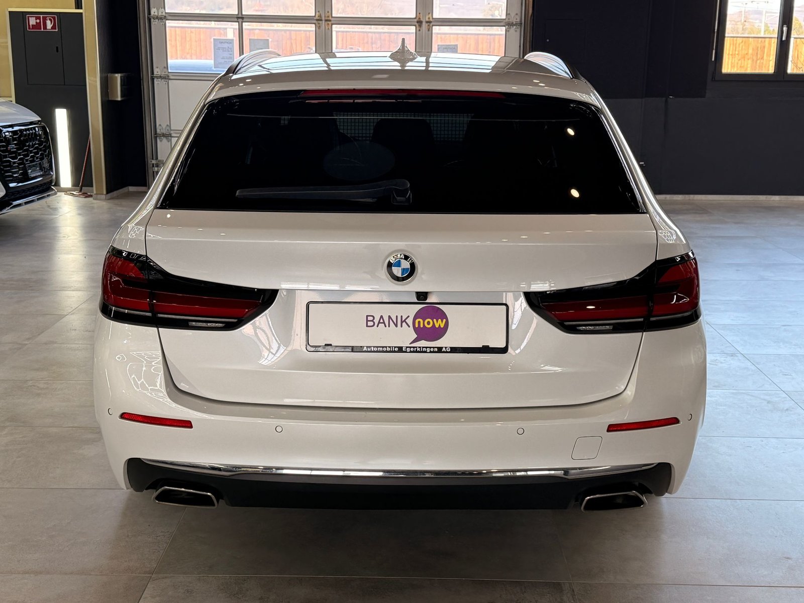 BMW 530d Luxury Line Touring, Mild-Hybrid Diesel/Electric, Second hand / Used, Automatic - 7