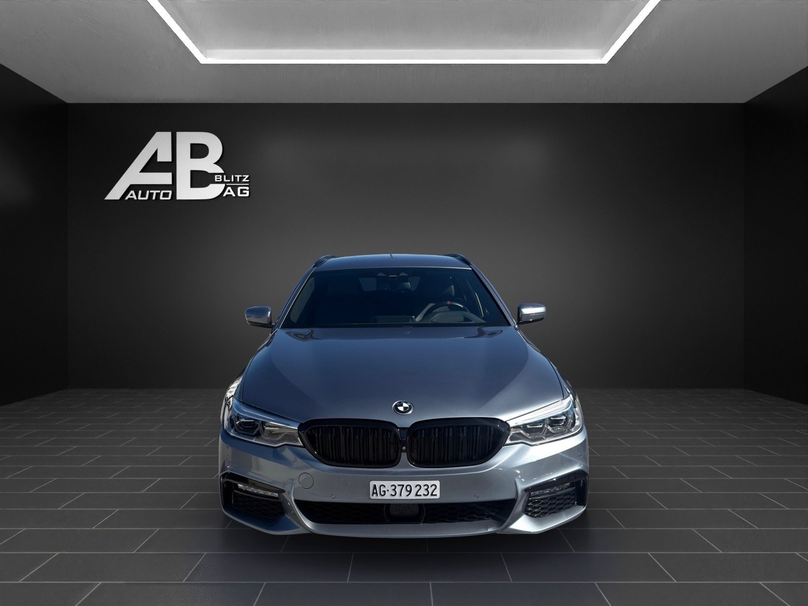 BMW 530i M-Sportpaket Touring Steptronic mit 252 PS