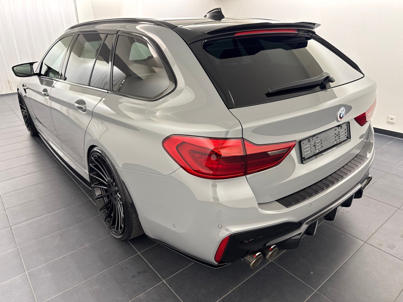 BMW 530d Touring ''Umbau im M5-Look'', Diesel, Occasion / Gebraucht, Automatik - 2