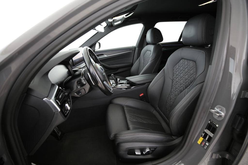 BMW 530e xDrive SAG Touring, Plug-in-Hybrid Benzin/Elektro, Occasion / Gebraucht, Automatik - 4