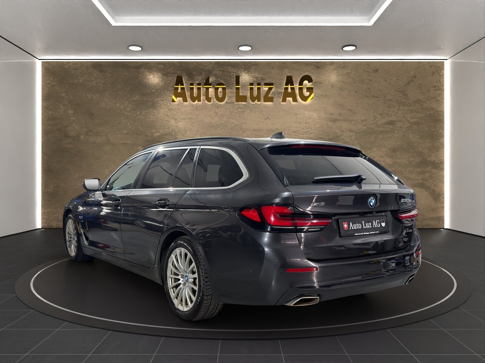 BMW 530e Touring Steptronic, Plug-in-Hybrid Petrol/Electric, Second hand / Used, Automatic - 5