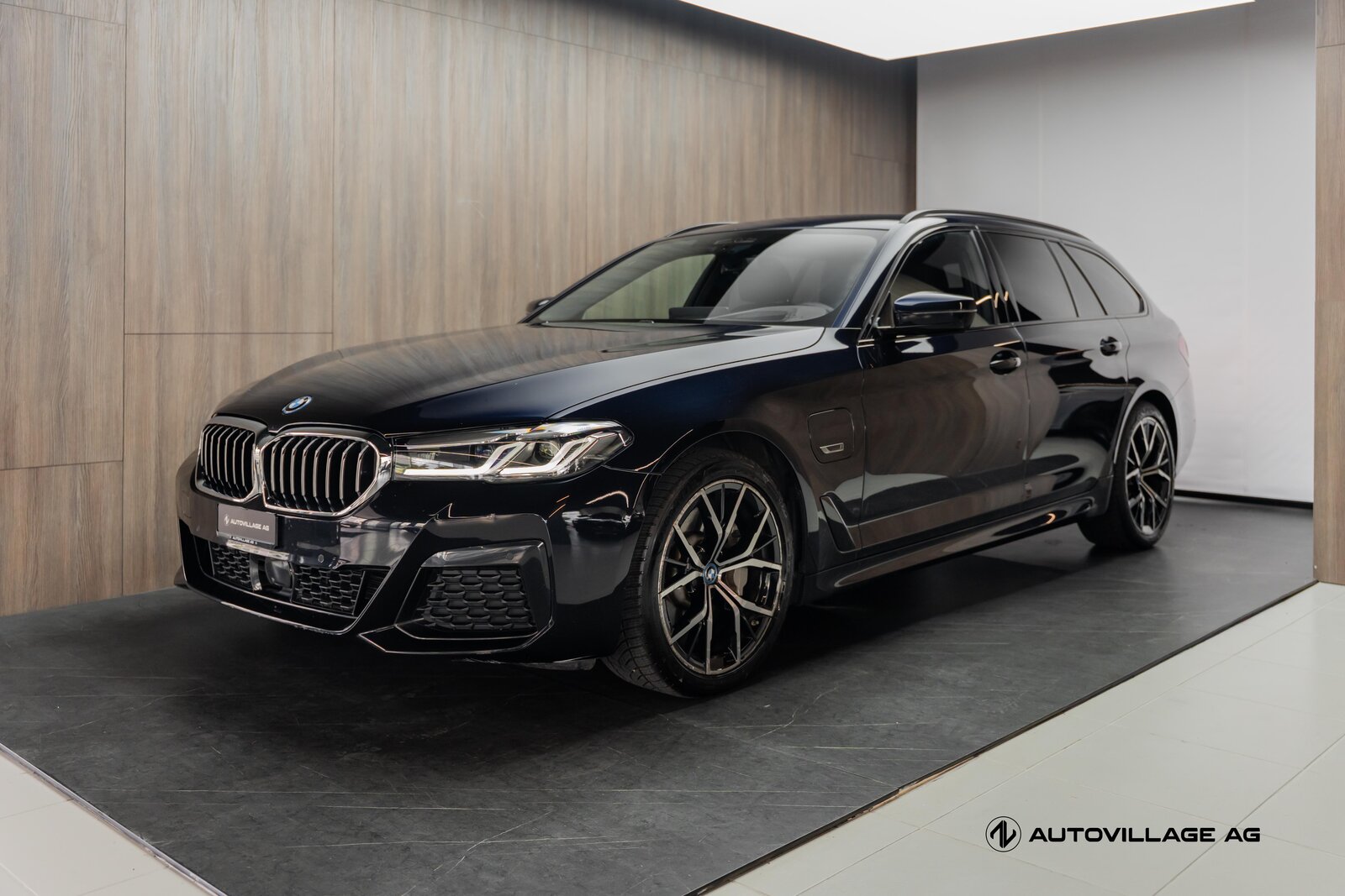 BMW 530e Touring Pure M Sport Steptronic