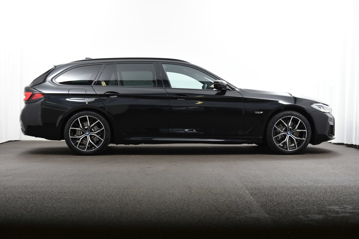 BMW 530e Touring Pure M Sport Steptronic, Plug-in-Hybrid Benzin/Elektro, Vorführwagen, Automatik - 3
