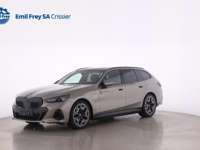 BMW 530e xDrive Touring, Plug-in-Hybrid Benzina/Elettrica, Auto dimostrativa, Automatico