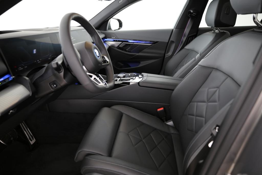 BMW 530e xDrive Touring, Plug-in-Hybrid Benzina/Elettrica, Auto dimostrativa, Automatico - 4