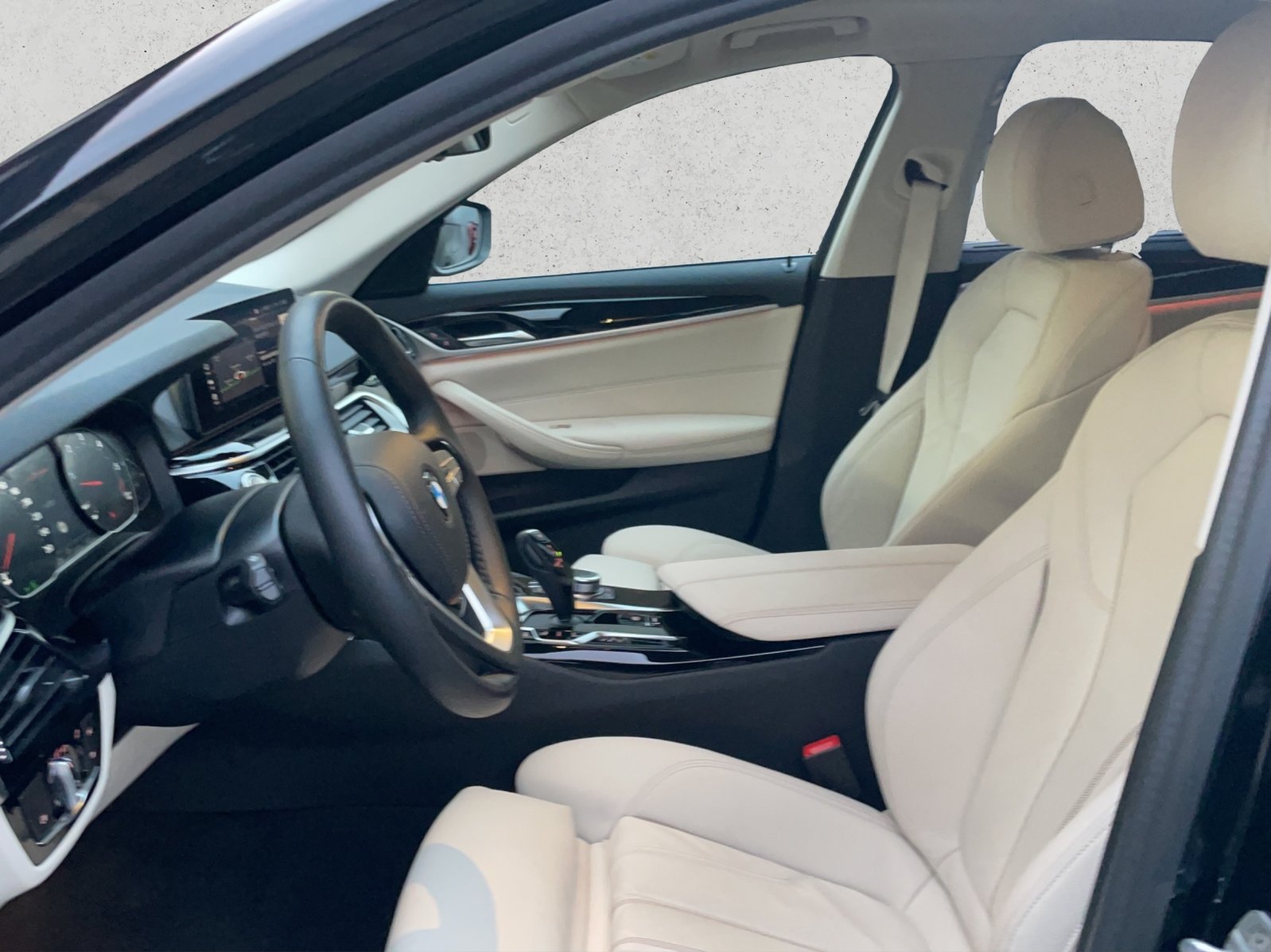 BMW 530d, Mild-Hybrid Diesel/Electric, Second hand / Used, Automatic - 7