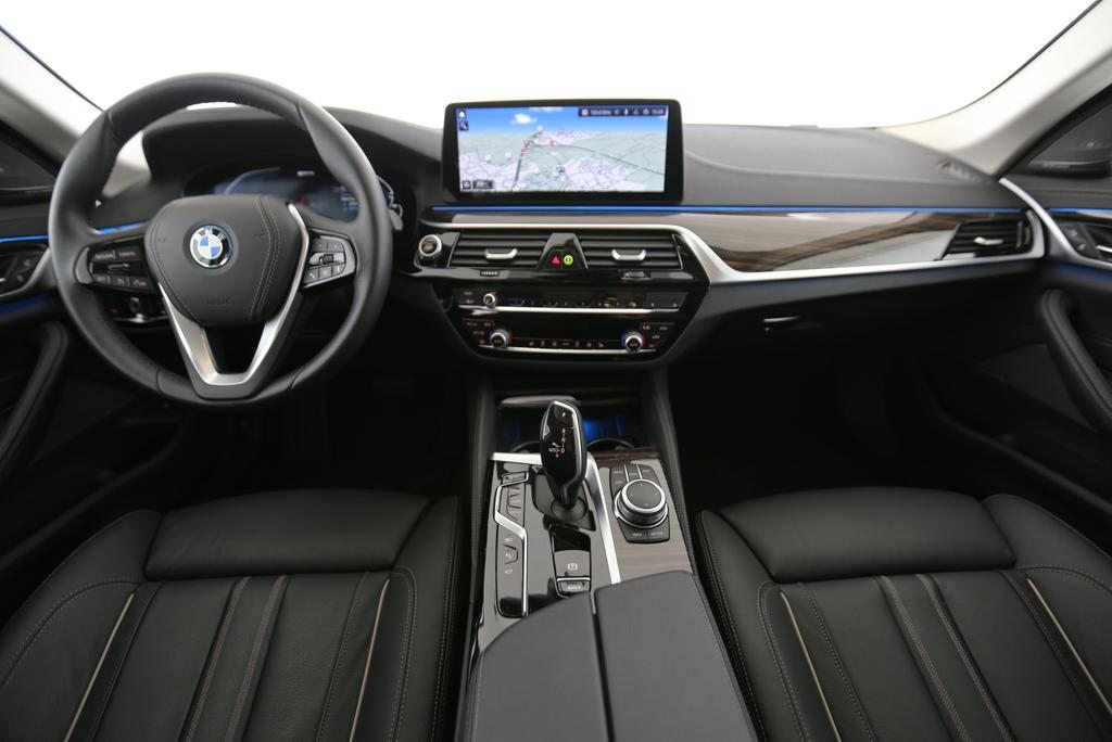 BMW 530e xDrive, Hybride Rechargeable Essence/Électricité, Occasion / Utilisé, Automatique - 7