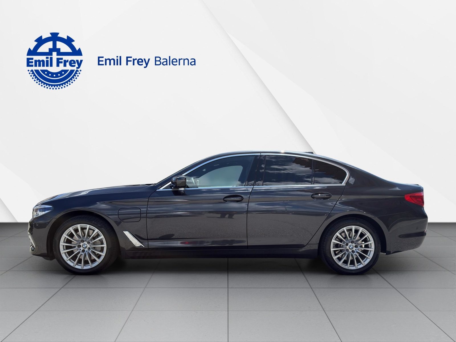 BMW 530e xDrive, Plug-in-Hybrid Petrol/Electric, Second hand / Used, Automatic - 5