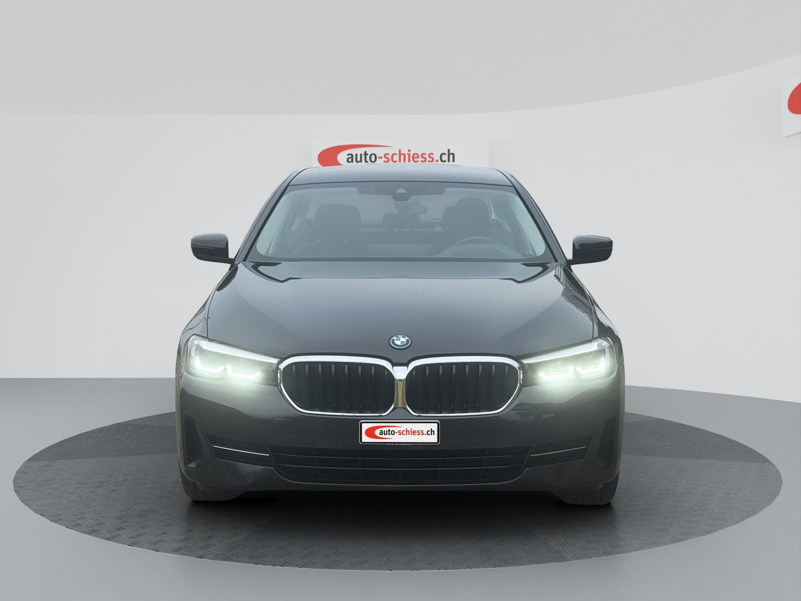 BMW 530e Steptronic, Plug-in-Hybrid Petrol/Electric, Second hand / Used, Automatic - 2