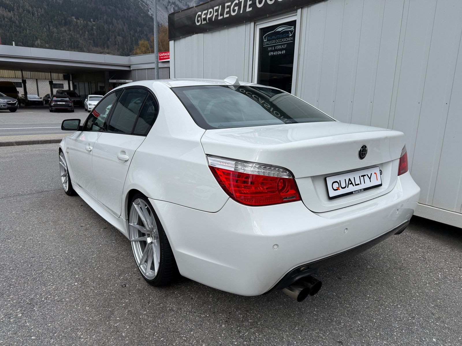 BMW 530i M EDITION, Benzin, Occasion / Gebraucht, Handschaltung - 7