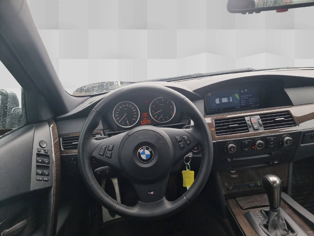 BMW 530i, Essence, Occasion / Utilisé, Automatique - 7