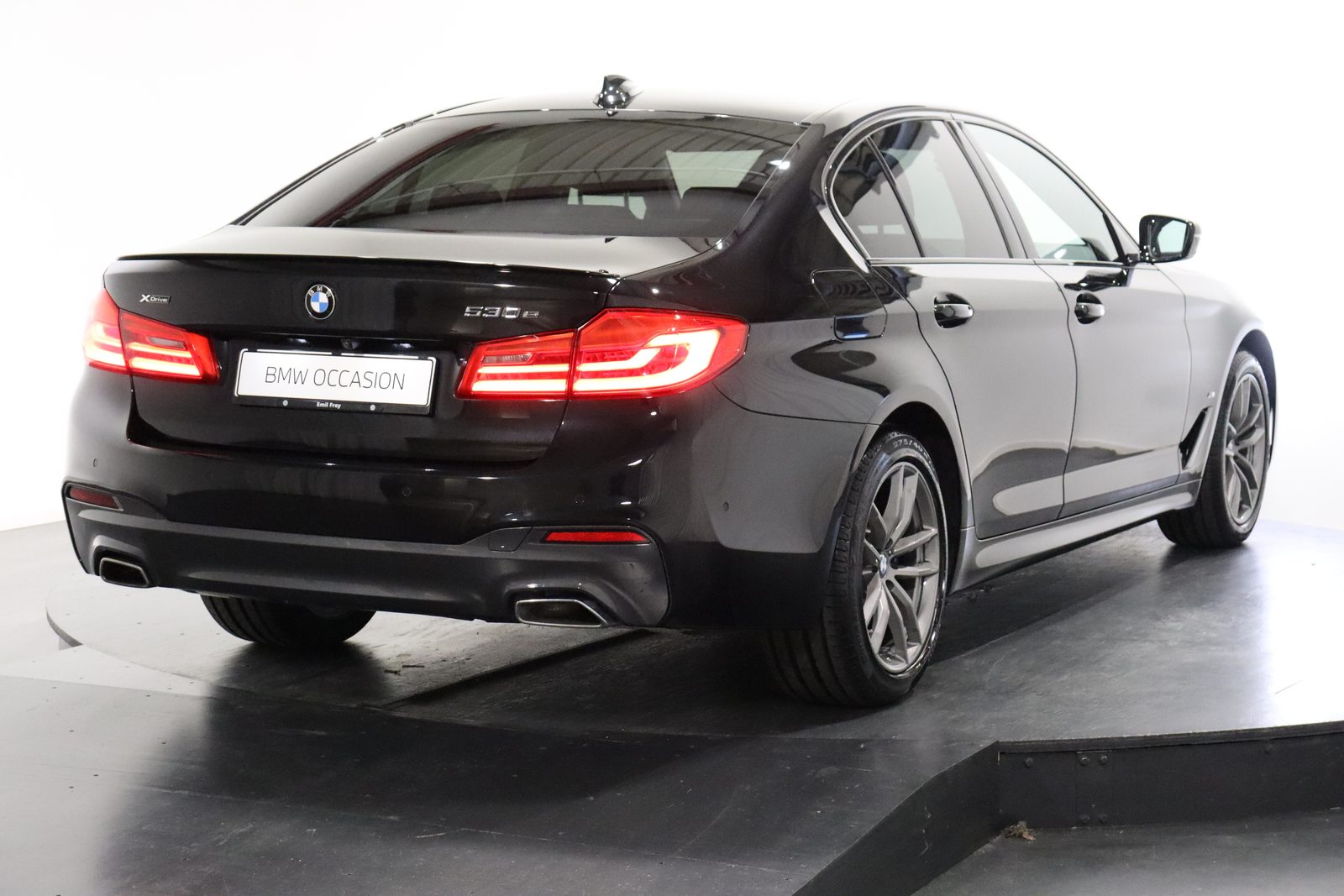 BMW 530e xDrive paddles, Plug-in-Hybrid Benzin/Elektro, Occasion / Gebraucht, Automatik - 4
